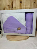 Coffret naissance personnalisé – Plaid bébé 90x90, cape de bain & attache tétine – Lilas